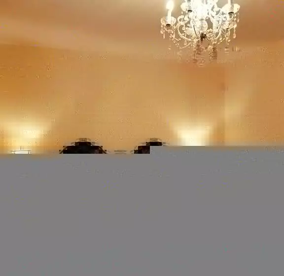 スタンダードスタジオ, Kimberley Manor Guesthouse