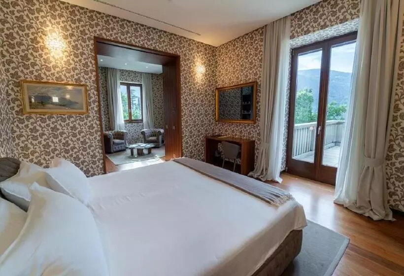 Superior suite with lake view, Villa Lario Resort Mandello