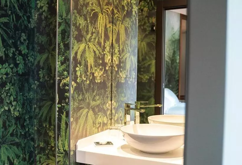 レイクビューデラックスルーム, Villa Lario Resort Mandello