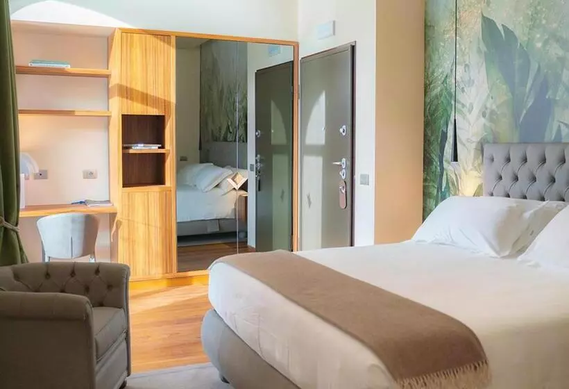 レイクビューデラックスルーム, Villa Lario Resort Mandello