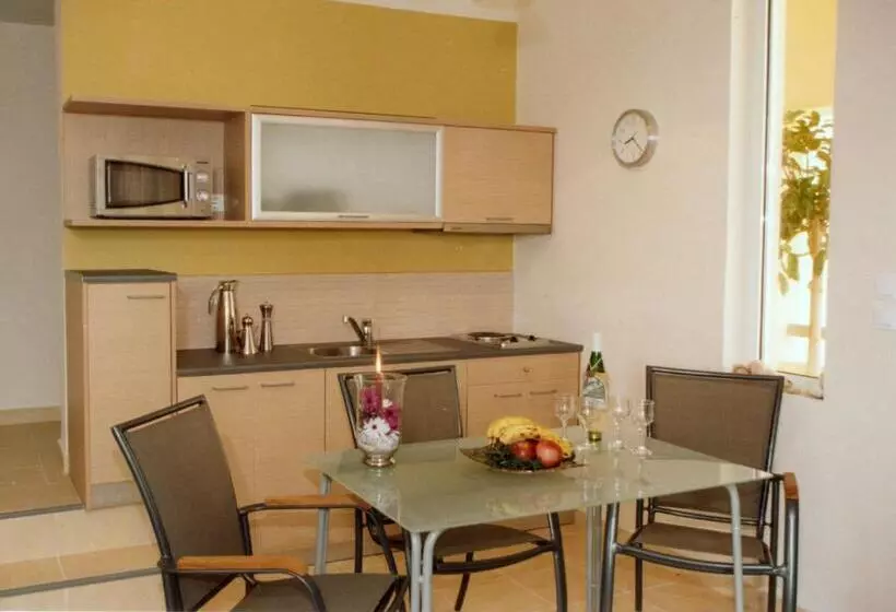 استودیوی استاندارد, Volissos Holiday Homes