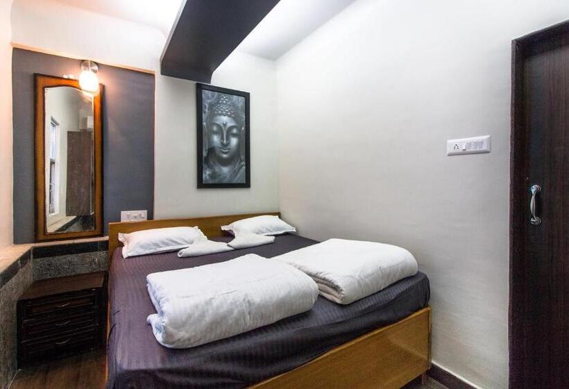 اتاق لوکس, Backpacker Panda Appetite Mumbai