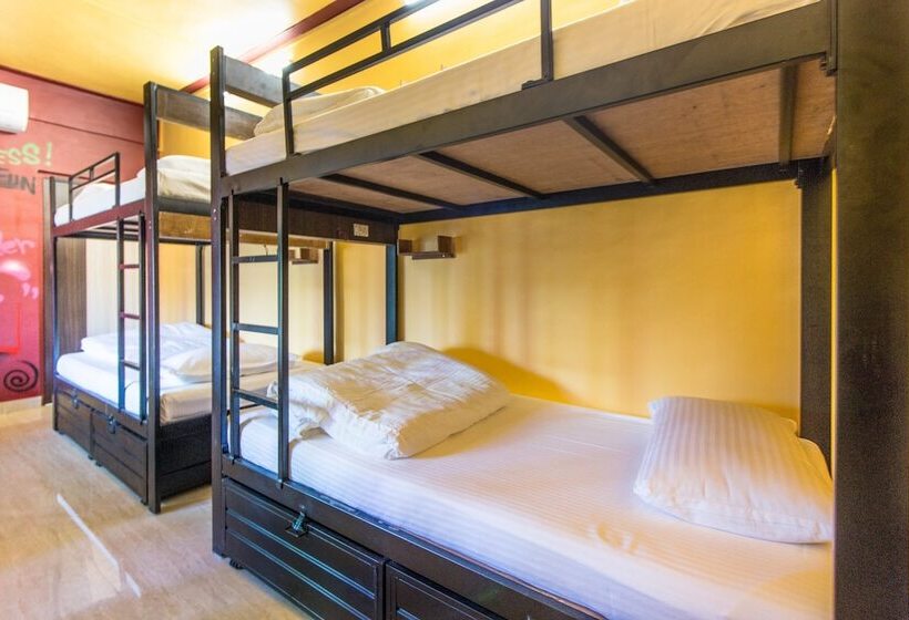 تختخواب در اتاق مشترک, Backpacker Panda Appetite Mumbai