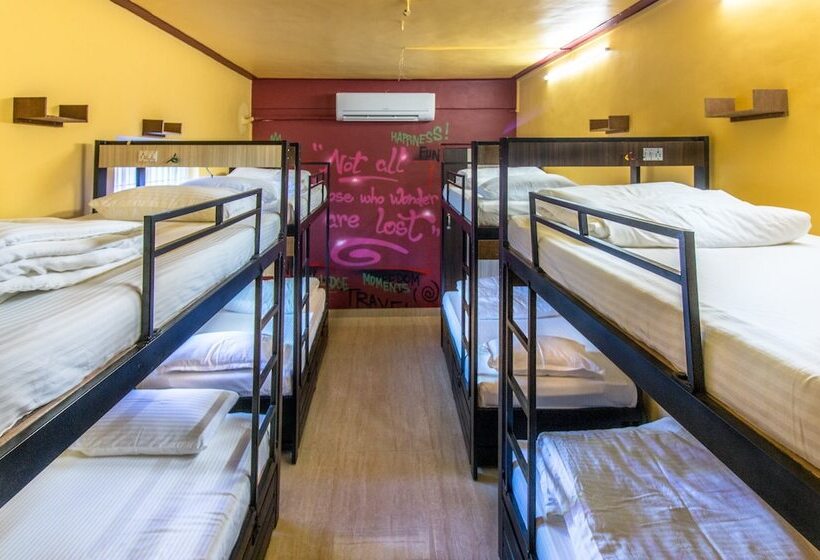 تختخواب در اتاق مشترک, Backpacker Panda Appetite Mumbai