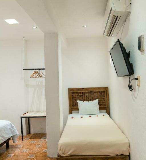 חדר משפחתי, La Catedral Mérida