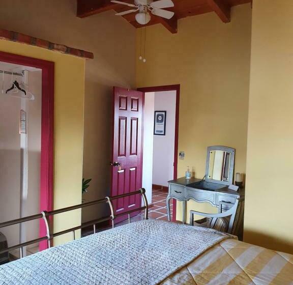 חדר סטנדרט, Hacienda Rancho Santini