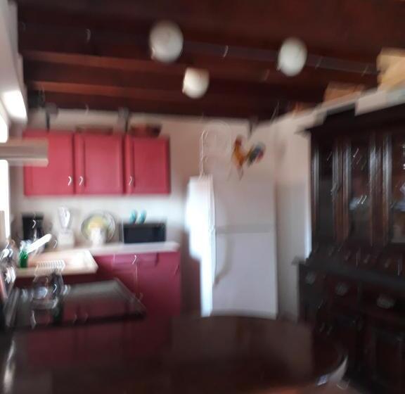 דירת חדר בקומת קרקע, Hacienda Rancho Santini