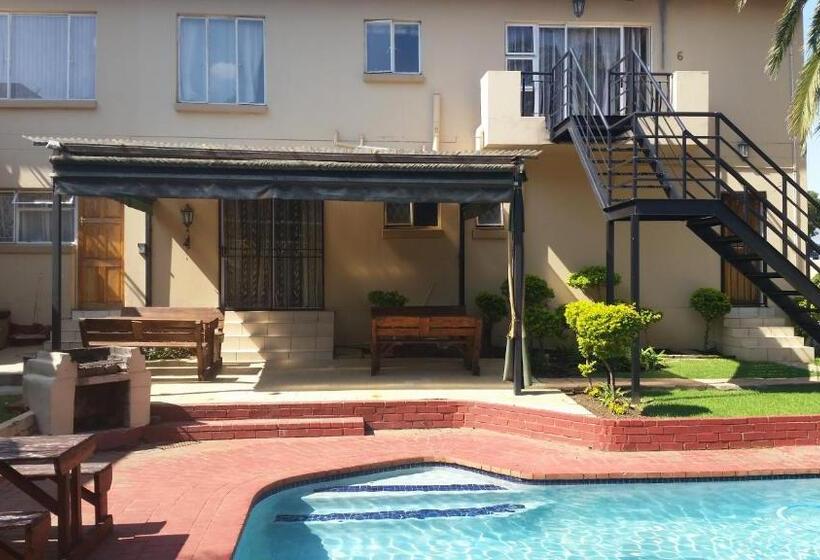 בקתה, Louhallas Accommodation