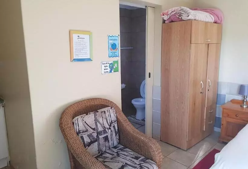 キングサイズベッドのスタンダードルーム, Louhallas Accommodation