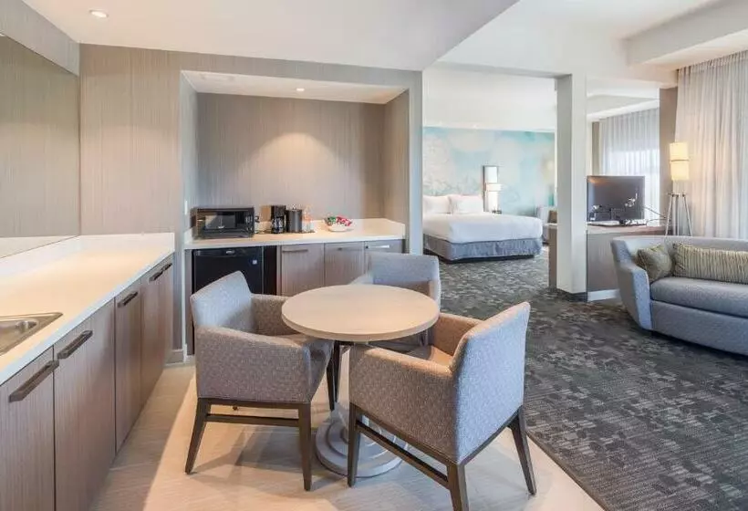 سوئیت با تخت بزرگ, Courtyard by Marriott Chihuahua