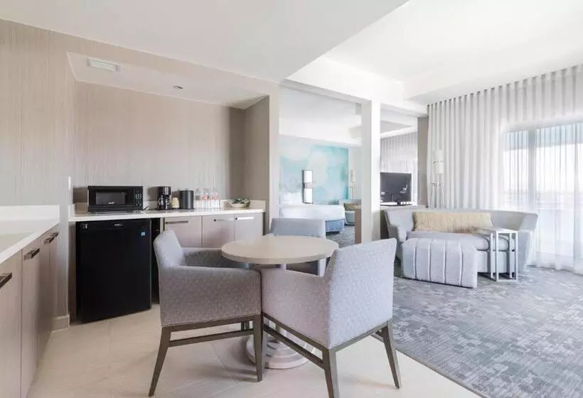 سوئیت با تخت بزرگ, Courtyard by Marriott Chihuahua