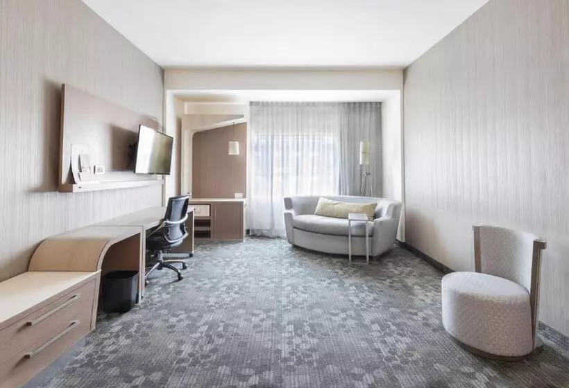 سوییت, Courtyard by Marriott Chihuahua
