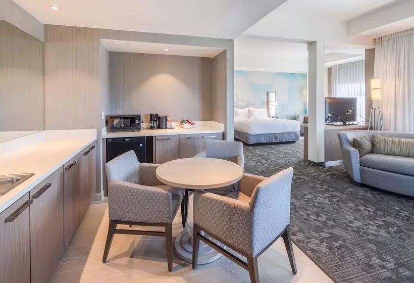 سوییت, Courtyard by Marriott Chihuahua