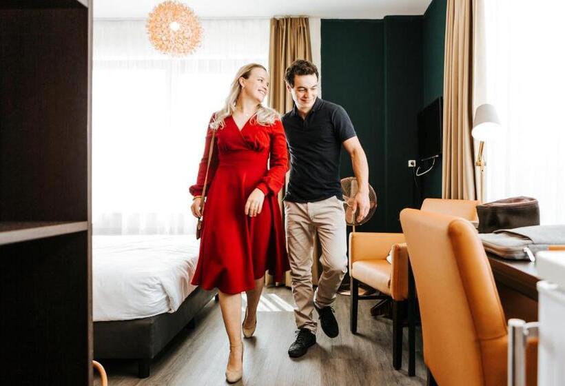 إستوديو قياسى, The Hague Teleport