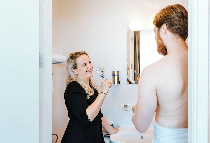 إستوديو قياسى, The Hague Teleport