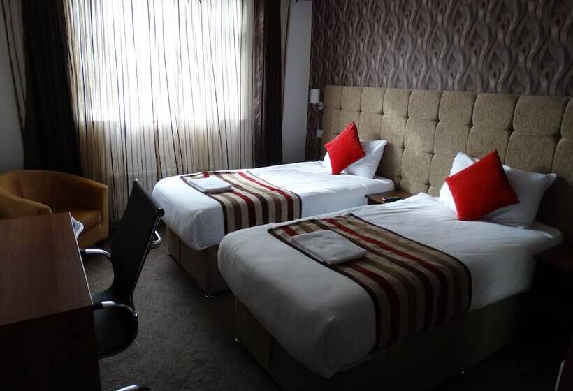 חדר משפחתי, Trivelles Mayfair,stockport