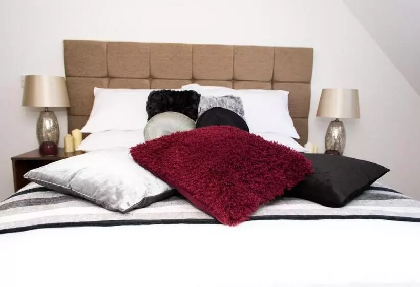 اتاق اجرایی, Trivelles Mayfair,stockport