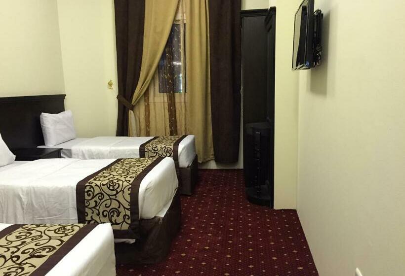 חדר סטנדרט לשלושה, Z Ajyad