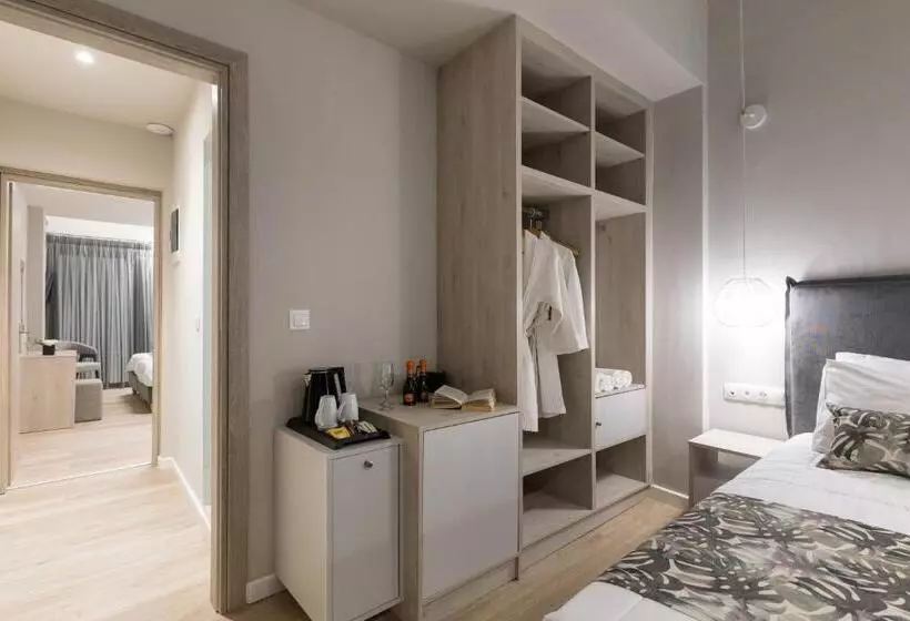 اتاق استاندارد چهارنفره با بالکن, Melina Oasis Boutique
