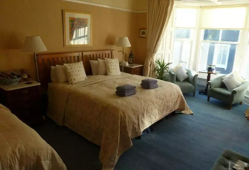 اتاق خانوادگی, Burnside Guest House