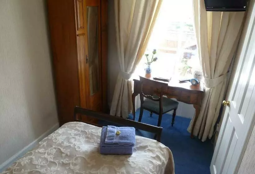 اتاق استاندارد یک نفره, Burnside Guest House