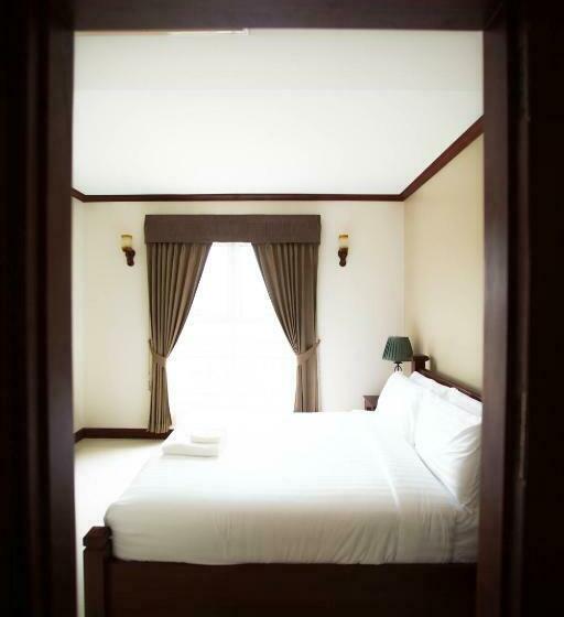 Executive Room, Capitol Residence