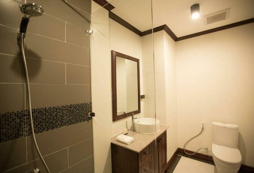 Standard Studio, Capitol Residence
