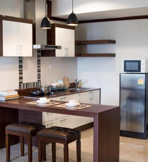 Executive Room, Capitol Residence