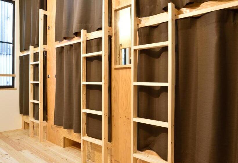 Кровать в Общей Комнате, Hostel Mitsuwaya Osaka