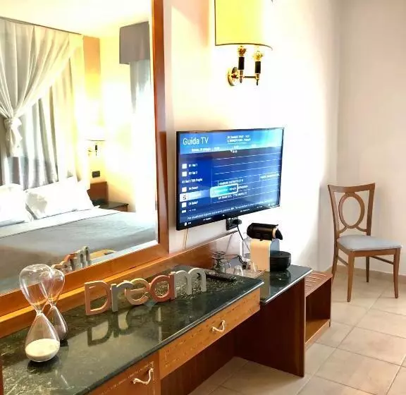 Standard Kolmen Hengen Huone, Ariae Dépendance   Alihotels