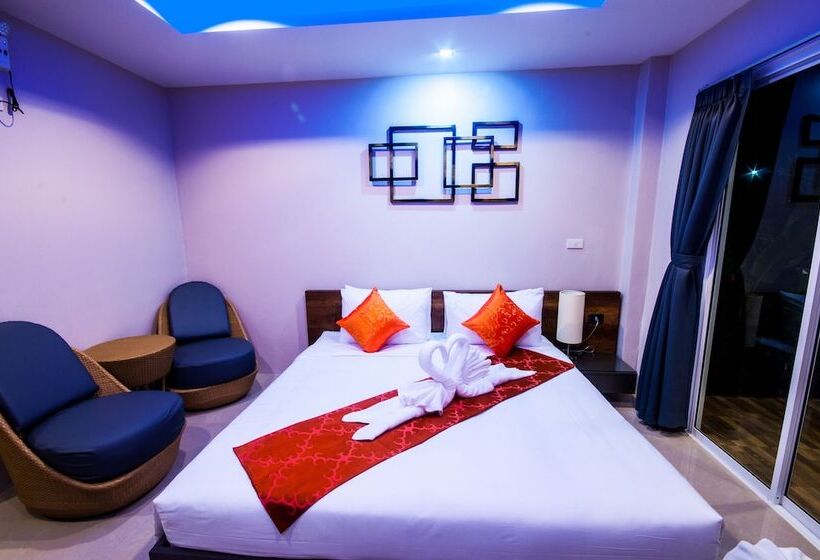 스탠다드 스튜디오 풀장 전망, Chomphu Resort