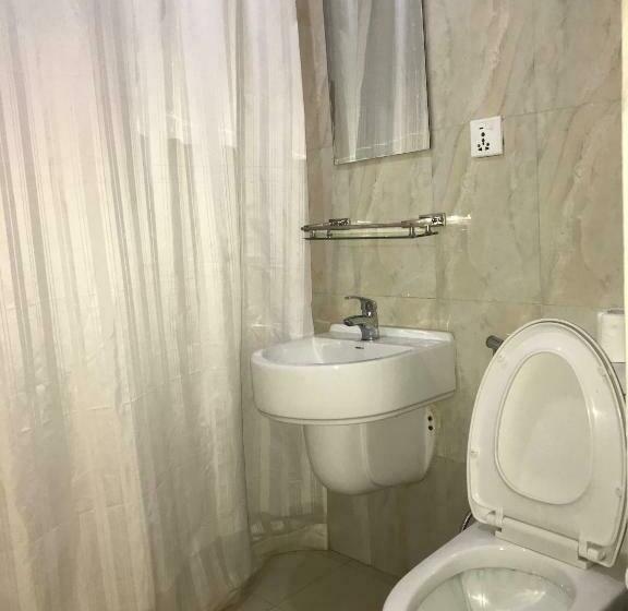 اتاق لوکس, Gallery Nepal