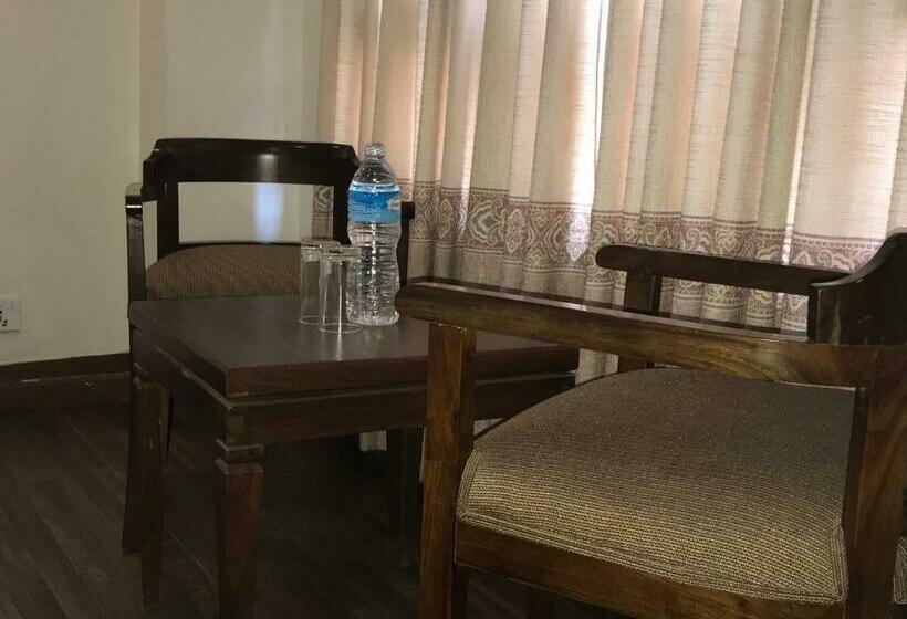 اتاق لوکس, Gallery Nepal