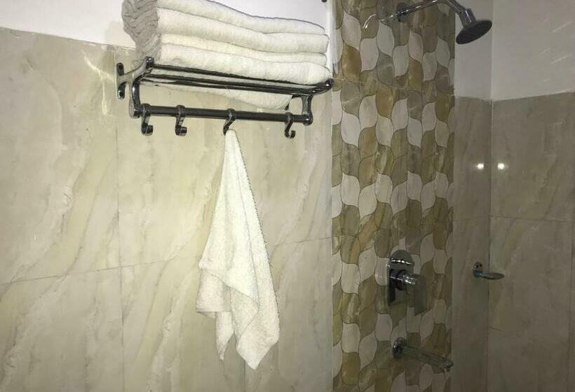 اتاق لوکس, Gallery Nepal