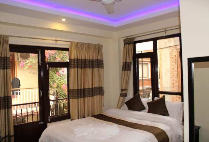 اتاق استاندارد با چشمانداز شهر, Gallery Nepal