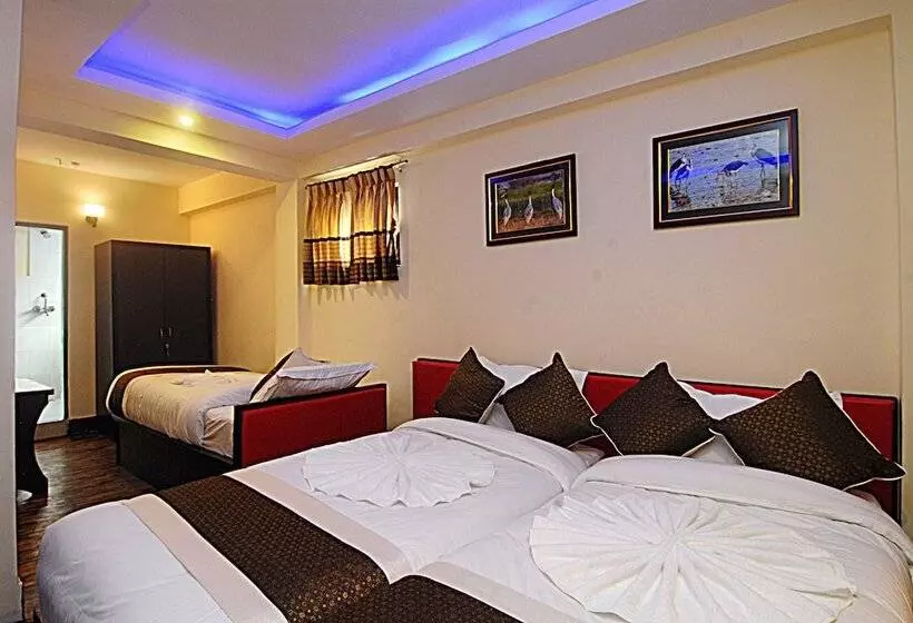 اتاق خانوادگی, Gallery Nepal