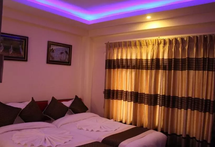 اتاق خانوادگی, Gallery Nepal