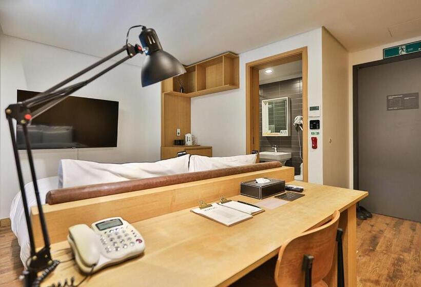 豪华房间, Jongro Makers X Pretty