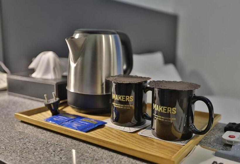 基本间, Jongro Makers X Pretty