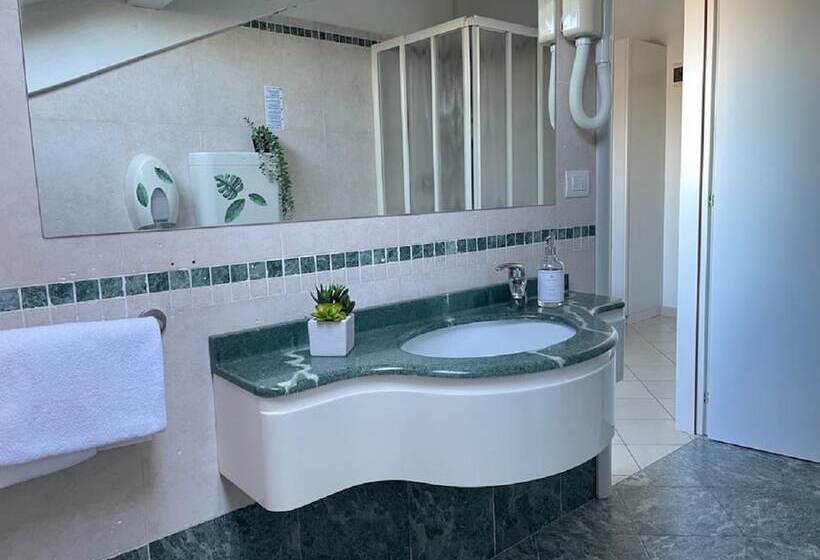 Comfort Room Side Sea View, Liberty Beach Parking & Beach Included