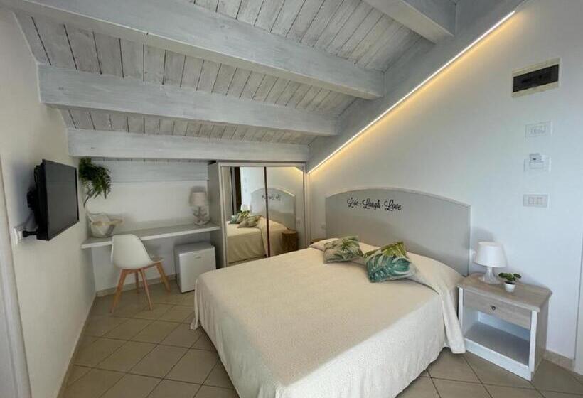 Comfort room with balcony, Liberty Beach Parking & Beach Included