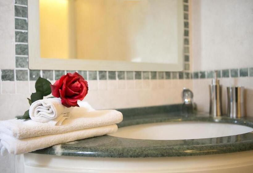 带阳台的高级房间, Liberty Beach Parking & Beach Included