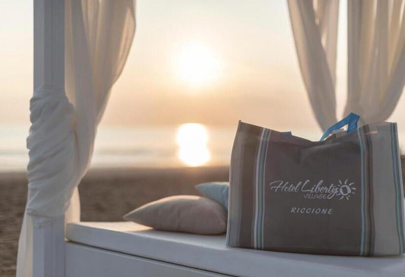 带阳台的豪华间, Liberty Beach Parking & Beach Included