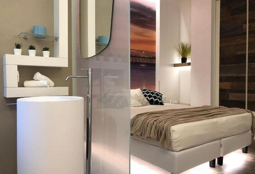 带阳台的豪华间, Liberty Beach Parking & Beach Included