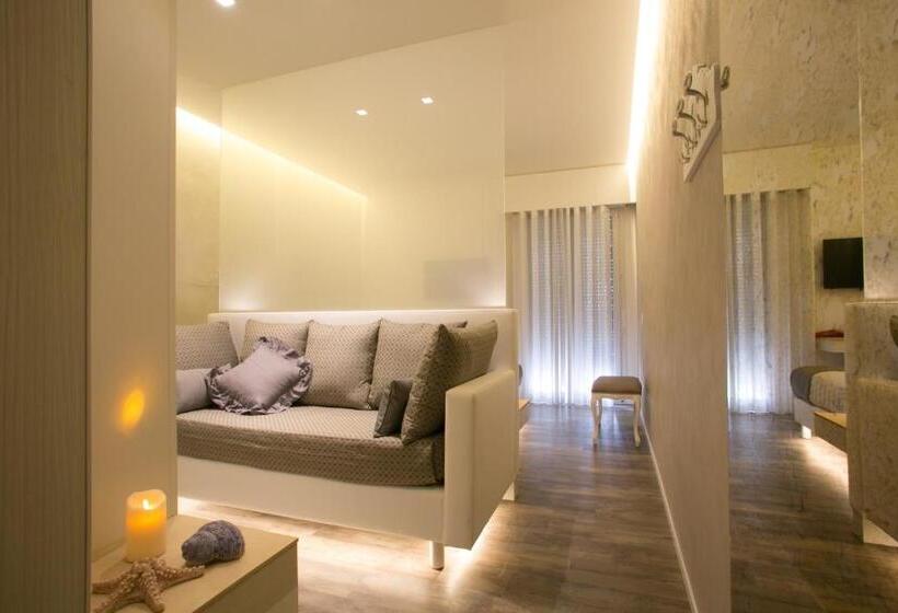 高级三人间, Liberty Beach Parking & Beach Included