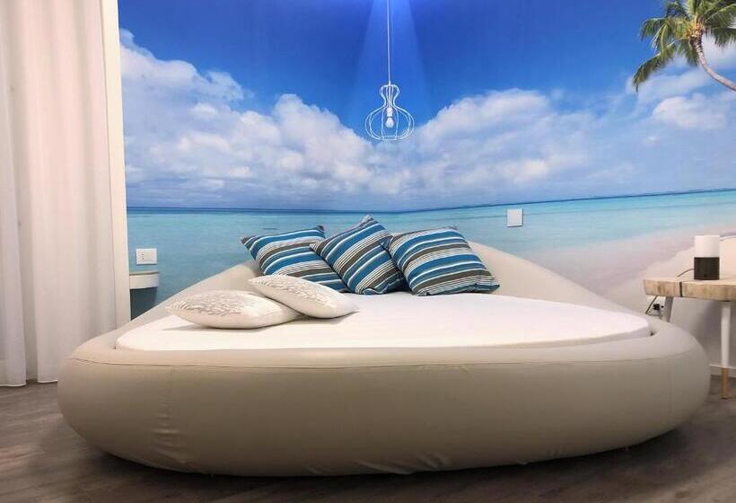 小型套房带阳台, Liberty Beach Parking & Beach Included