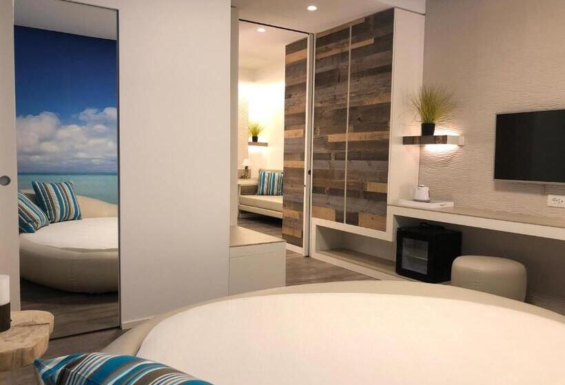 주니어 스위트 발코니, Liberty Beach   Parking & Beach Included