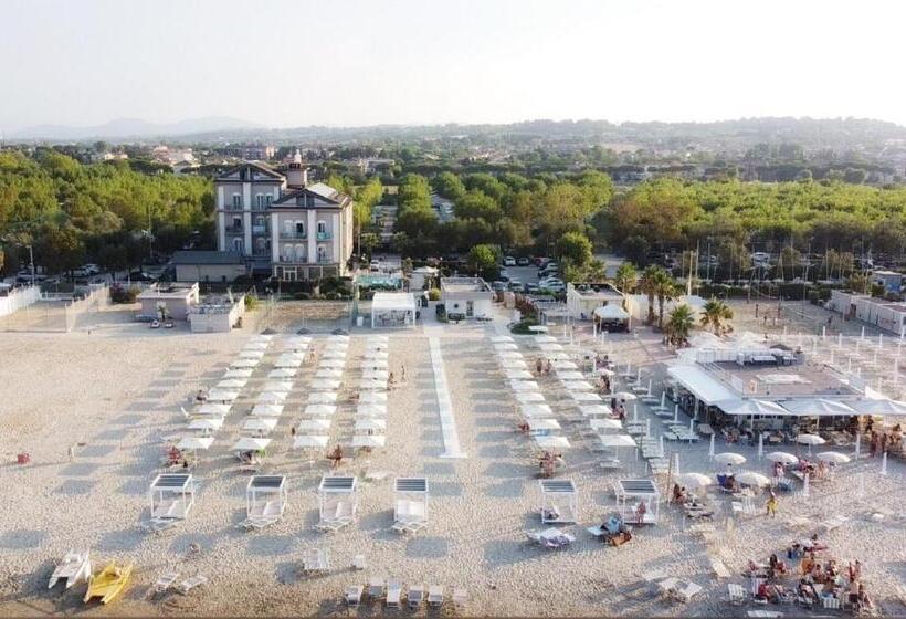 四人豪华间, Liberty Beach Parking & Beach Included