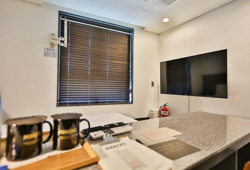 标准间, Jongro Makers X Pretty