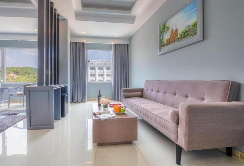 سوییت جونیور با چشم‌انداز استخر, Ocean Pearl Hotel Phu Quoc